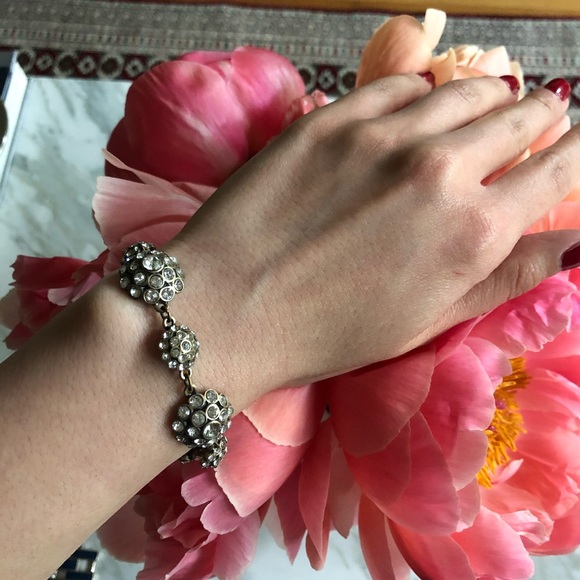 COPY - Beautiful dainty J Crew bracelet - Picture 1 of 4